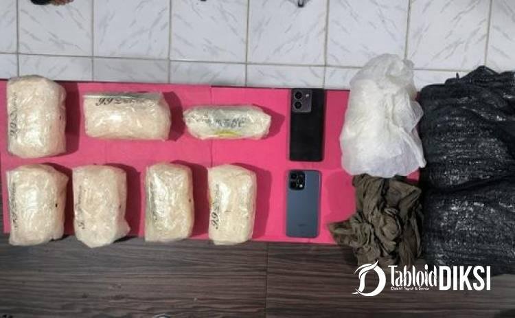 7 Kg Sabu Disembunyikan di Kebun Sawit, Ditresnarkoba Polda Riau Ringkus 3 Pengedar
