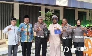 Ditlantas Polda Riau Tanamkan Tertib Lalu Lintas dan Green Policing ke Pelajar