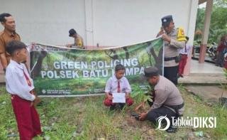 Polsek Batu Hampar Tanamkan Kepedulian Lingkungan Sejak Dini Lewat Aksi Tanam Pohon