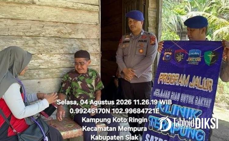 Saat Akses Terbatas, Klinik Terapung Polairud Siak Hadir Jemput Sehat Warga Pesisir Koto Ringin