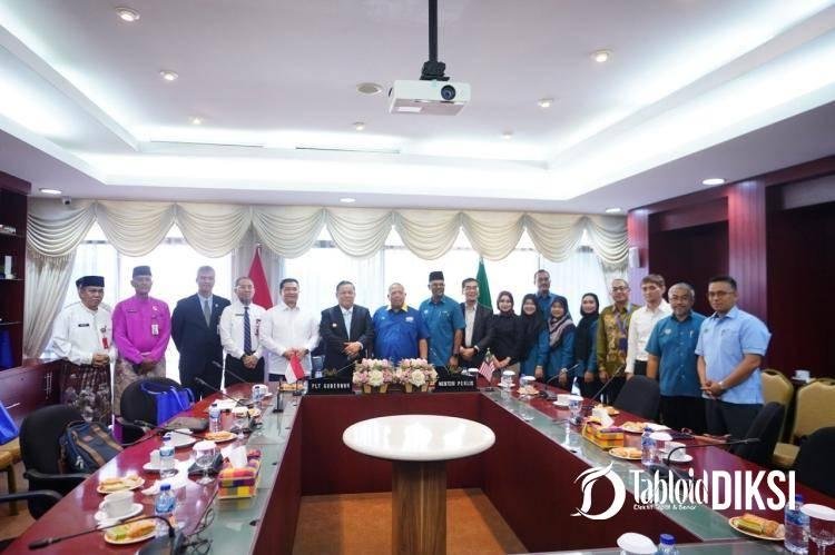 Plt Gubernur Riau Terima Kunjungan Menteri Besar Perlis Bahas Penguatan Kerja Sama
