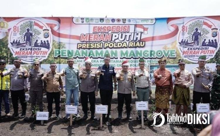 Ekspedisi Merah Putih Polda Riau Bawa 2.200 Mangrove dan Bantuan untuk Warga 3T