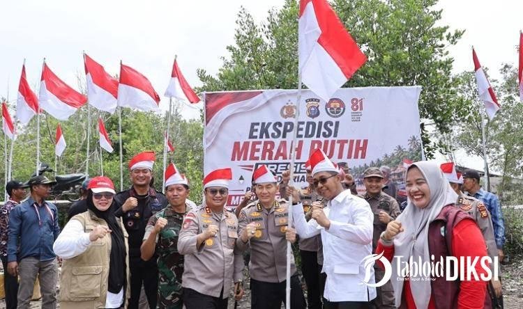 Ekspedisi Merah Putih Presisi Sambangi Panipahan, Polda Riau Salurkan 810 Bansos dan 10 Mesin Ketinting