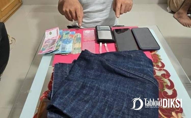 Pria 40 Tahun Diciduk Dini Hari di Bumbung, Polisi Sita Sabu, Timbangan Digital hingga Uang Rp480 Ribu