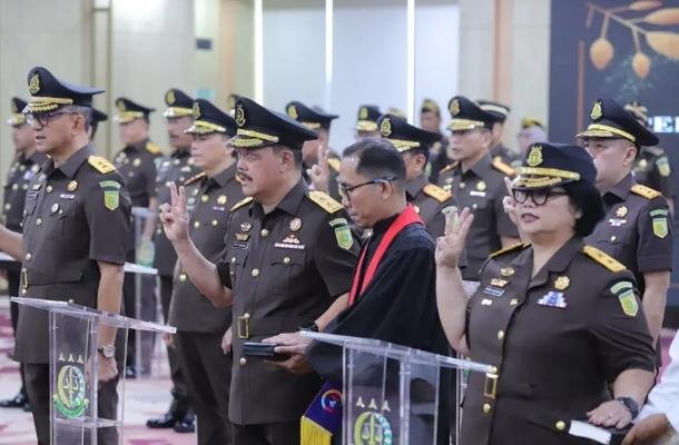 Perkuat Strategi Kejaksaan, Jaksa Agung Lantik 15 Kajati