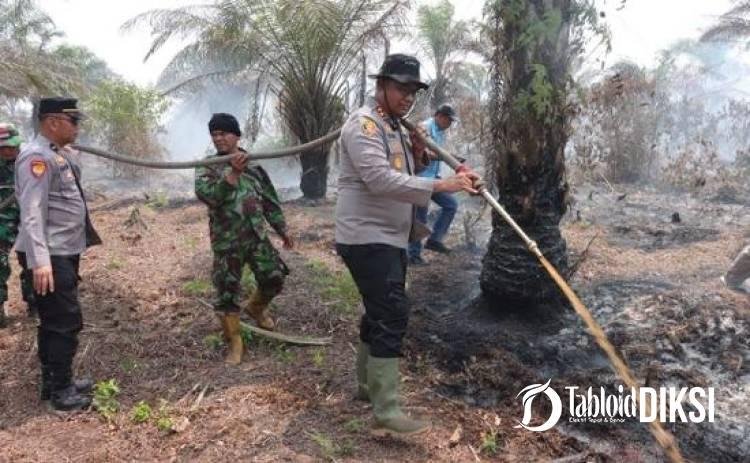 Gambut Tebal dan Angin Kencang Bikin Karhutla Kualu Nenas Sulit Dijinakkan