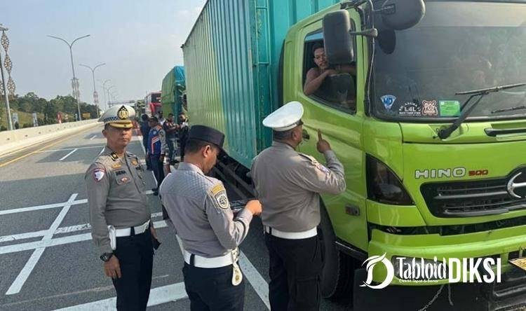20 Kendaraan Angkutan Ditertibkan di Tol Permai, Polisi Soroti Bahaya ODOL