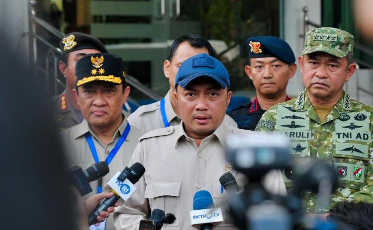 Percepat Penanganan Karhutla, Presiden Perintahkan Tambah Helikopter dan Personel