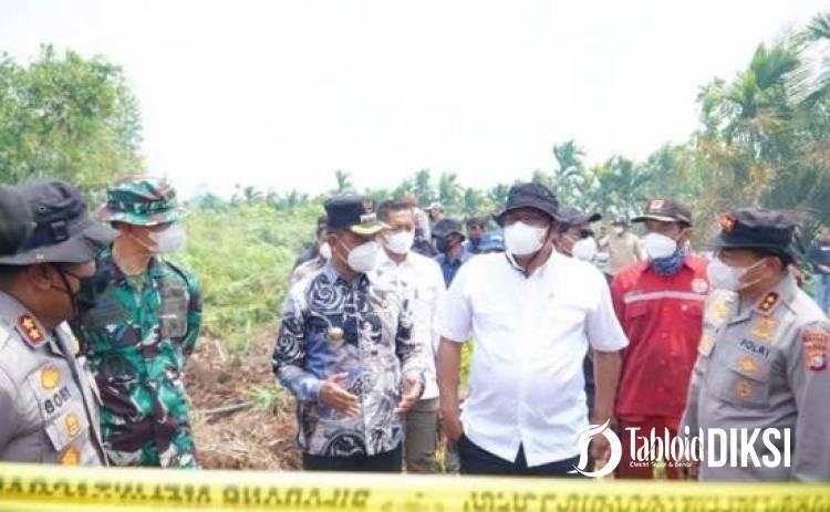Bupati Kampar Dampingi Menteri LH Turun Langsung ke Lokasi Karhutla Kampar, 4 Hektare Lahan Terbakar