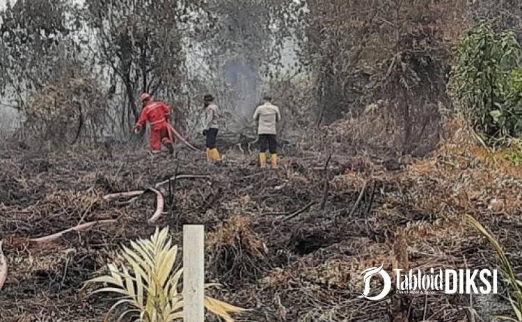 Polisi-TNI dan Pertamina Fire Brigade PHR Serta BPBD Tiga Hari Jinakkan Karhutla Jalan Sidorukun