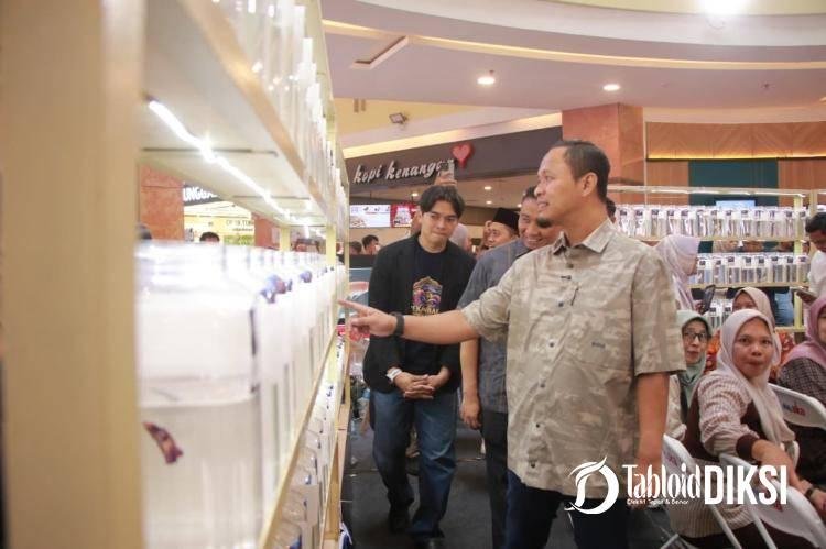 Kontes Ikan Cupang di Mal SKA, Wali Kota Pekanbaru Dorong Pengembangan Ekonomi Kreatift