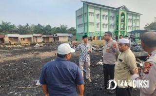 Asrama Ponpes di Kampar Ludes Terbakar Saat Santri Salat Isya, Kapolres Turun Tangan