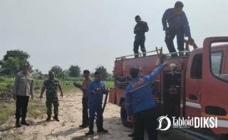 Lahan Gambut 600 M² Terbakar di Labersa, Polisi dan Damkar Berjibaku Padamkan Api
