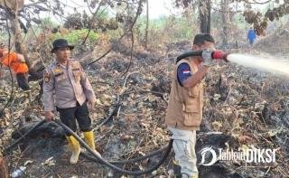 Asap Tipis Belum Hilang, Tim Gabungan Kembali Kepung Lahan Karhutla Payung Sekaki