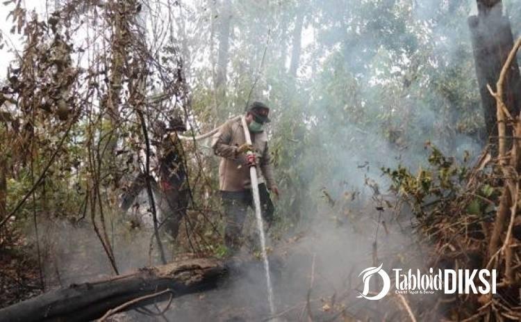 Tak Ada Sinyal, Air Terbatas, Medan Terjal: Kapolres Kampar dan Tim Jinakkan Karhutla