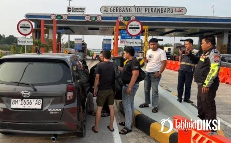 Ricuh di Gerbang Tol Muara Fajar, PJR Polda Riau Gerak Cepat Amankan Pengemudi dari Upaya Penarikan Mobil