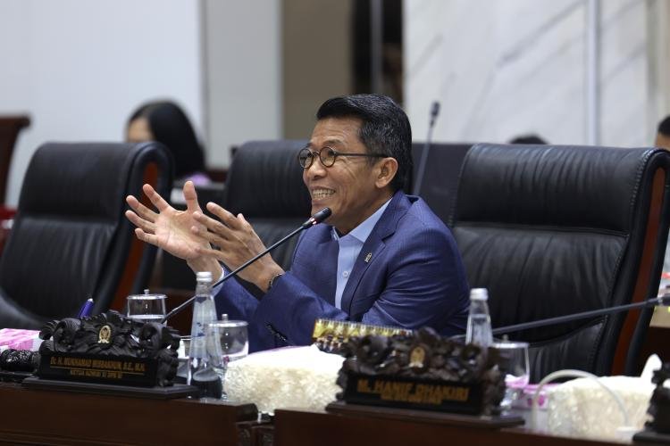 Komisi XI DPR Soroti Dugaan PHK Berkedok Transformasi Digital