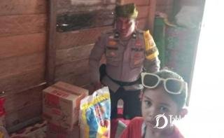 Datang Bukan untuk Menangkap, Polisi Batu Hampar Sambangi Warga Sepuh Bawa Bantuan