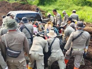 Satpol PP Ikut Berjibaku Padamkan Karhutla, Pemprov Riau Dorong Gotong Royong Lintas Sektor