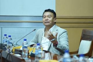Bandara Jakarta Terganggu Abu Vulkanik, TB Hasanuddin Dorong Kertajati Jadi Alternatif