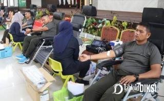Pangdam XIX/Tuanku Tambusai Pimpin Bakti Sosial HUT Ke-81 TNI, Donor Darah dan Pengobatan Gratis Diserbu Warga