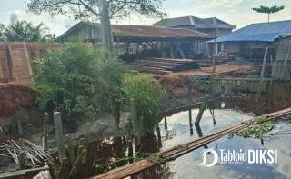 Bongkar Kayu dari Kanal ke Panglong, Polisi Amankan 10 Ton Kayu Diduga Ilegal di Rohil