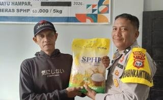 Polsek Batu Hampar Gandeng Bulog, 2 Ton Beras Murah Disalurkan untuk Warga