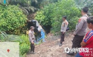 Polsek Batu Hampar Turun Cek Titik Rawan Karhutla, Embung dan CCTV Dipastikan Siap