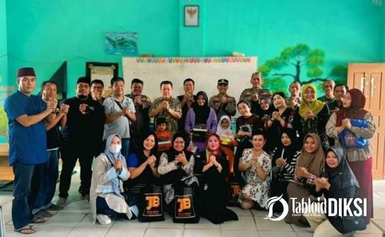 Polsek Rumbai Barat dan Yayasan Bina Sosial (JB) Berbagi untuk Anak Yatim Piatu