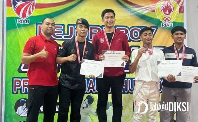 Dua Personel, Tiga Prestasi! Baja 53 Satbrimob Polda Riau Bersinar di Kejurprov Anggar 2026