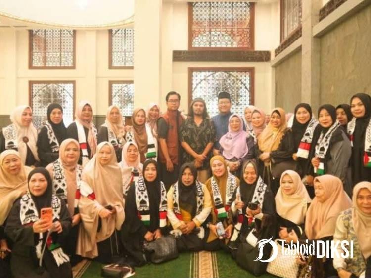 Hadiri Tabligh Akbar Hanan Attaki, Misharti Ajak Masyarakat Wujudkan Kampar Religius