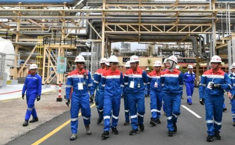 Wapres Gibran Tinjau Produksi SAF di Cilacap, Minyak Jelantah Didorong Jadi Sumber Ekonomi
