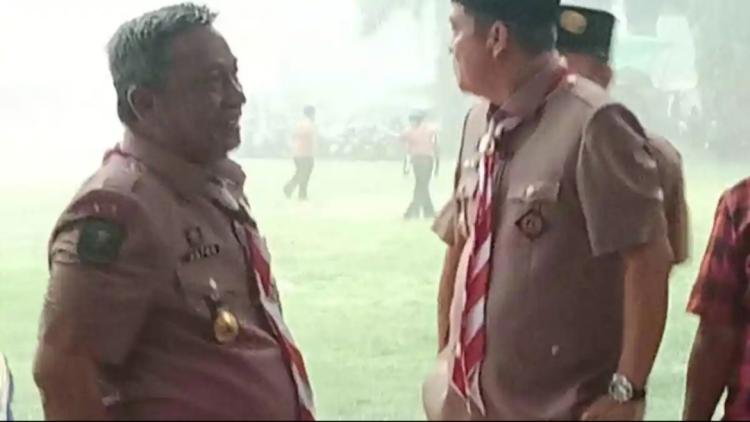 Hujan Deras Tak Halangi Bupati Anton Buka Lomba Pramuka di Rohul