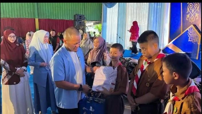Pekanbaru Mulai Salurkan Seragam Gratis untuk 19.900 Siswa SD dan SMP