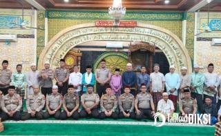 Subuh Keliling, Kapolres AKBP Boby Putra Salat Berjemaah Bersama Warga di Masjid Baitul Sholihin