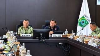 Kepala BNPB Kristomei Sianturi Kerahkan Tambahan Helikopter dari Kalsel dan Pesawat OMC dari Kalbar