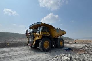 Truk Tambang Hybrid 100 Ton Diuji di Indonesia, Efisiensi BBM Jadi Fokus
